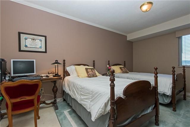 604 - 301 Frances Ave, Condo with 3 bedrooms, 2 bathrooms and 1 parking in Hamilton ON | Image 11