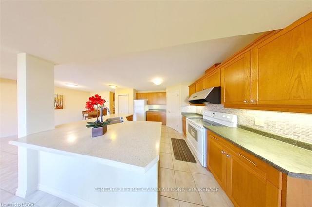 920 Grenfell Dr, House detached with 4 bedrooms, 3 bathrooms and 4 parking in London ON | Image 3
