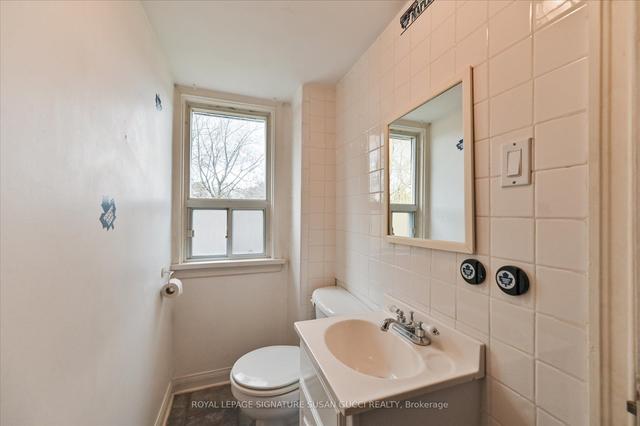40 Holland Ave, House detached with 3 bedrooms, 2 bathrooms and 2 parking in Toronto ON | Image 16