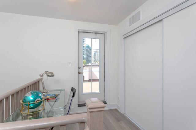 2 - 52 Holmes Ave, Townhouse with 2 bedrooms, 2 bathrooms and 1 parking in Toronto ON | Image 19