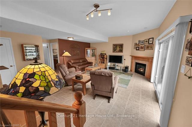 28 Varley Cres, House detached with 4 bedrooms, 3 bathrooms and 4 parking in Brantford ON | Image 19