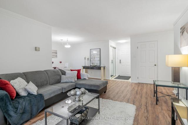 1003 - 150 Queen St S, Condo with 2 bedrooms, 2 bathrooms and 1 parking in Kitchener ON | Image 4