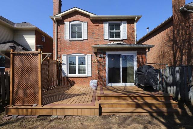 39 Miley Dr, House attached with 3 bedrooms, 2 bathrooms and 3 parking in Markham ON | Image 22