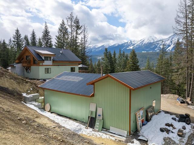 2360 Trans Canada Highway N, House detached with 4 bedrooms, 2 bathrooms and null parking in Columbia Shuswap A BC | Image 32