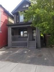 974 Main St E, House detached with 3 bedrooms, 3 bathrooms and 4 parking in Hamilton ON | Image 1