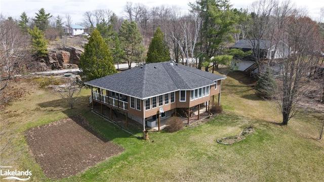 9411 522 Highway, House detached with 5 bedrooms, 2 bathrooms and 8 parking in Parry Sound, Unorganized, Centre Part ON | Image 12