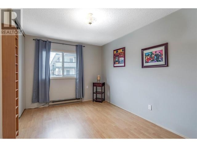 305 - 555 Rowcliffe Avenue, Condo with 2 bedrooms, 2 bathrooms and 1 parking in Kelowna BC | Image 15