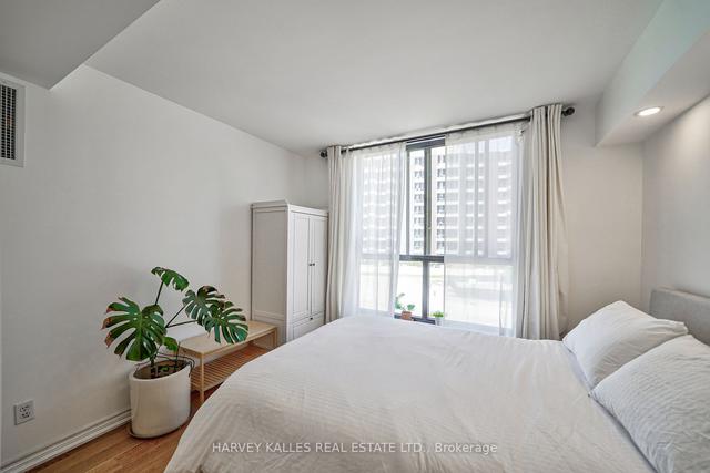 543 - 24 Southport St, Condo with 1 bedrooms, 1 bathrooms and 1 parking in Toronto ON | Image 16