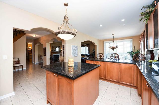 13 Crocker Dr, House detached with 5 bedrooms, 4 bathrooms and 6 parking in Brampton ON | Image 3