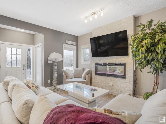 13031 132 Av Nw, House attached with 3 bedrooms, 3 bathrooms and 4 parking in Edmonton AB | Image 4