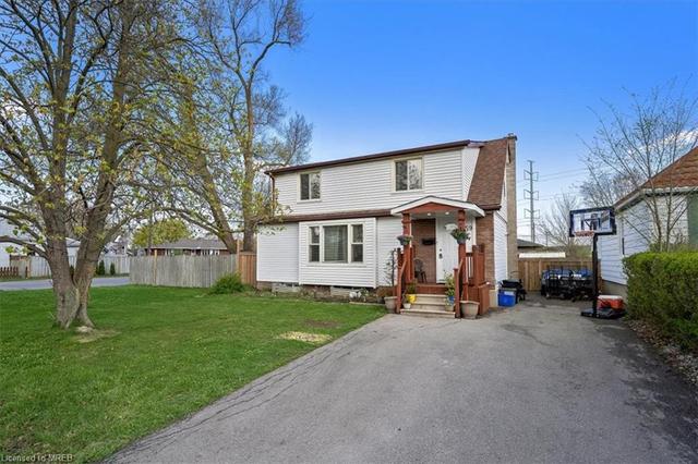59 Bloomfield Avenue, House detached with 6 bedrooms, 2 bathrooms and 3 parking in St. Catharines ON | Image 8