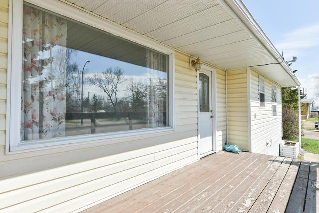 114 7th Avenue, House detached with 3 bedrooms, 2 bathrooms and 2 parking in Hanna AB | Image 4