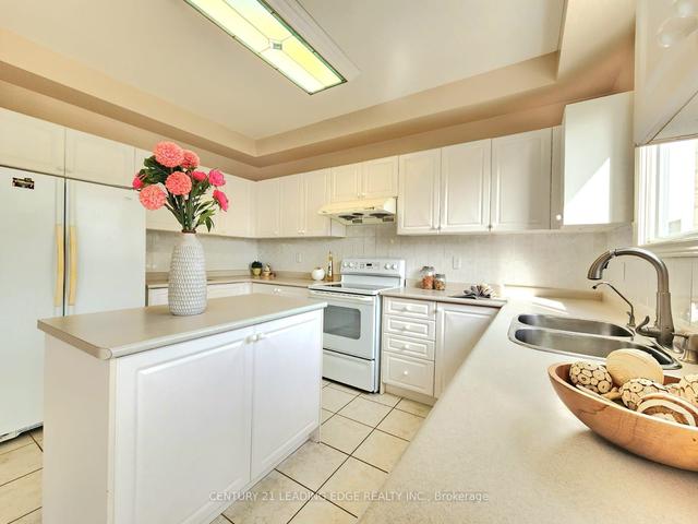 293 Castan Ave, House detached with 4 bedrooms, 4 bathrooms and 4 parking in Markham ON | Image 5