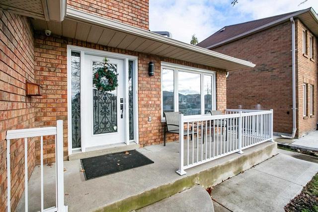 38 Brydon Cres, House detached with 3 bedrooms, 4 bathrooms and 6 parking in Brampton ON | Image 12