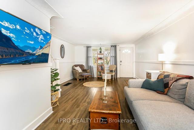 1 Morris Ave, House semidetached with 2 bedrooms, 1 bathrooms and 3 parking in Hamilton ON | Image 29
