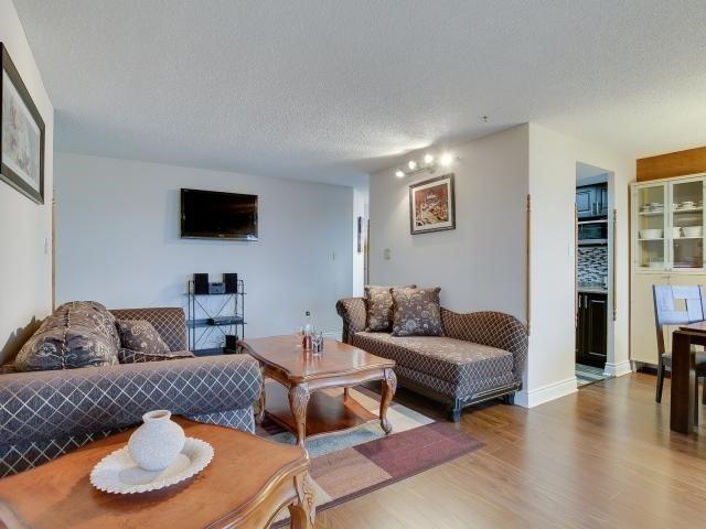 1004 - 100 County Court Blvd, Condo with 3 bedrooms, 2 bathrooms and 2 parking in Brampton ON | Image 5