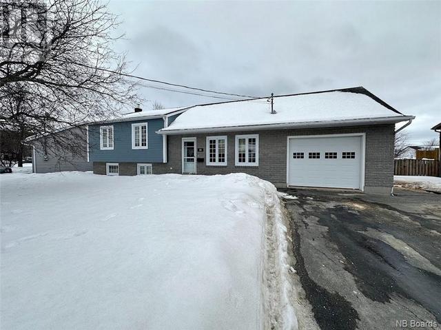 35 Belisle Avenue, House detached with 4 bedrooms, 2 bathrooms and null parking in Edmundston NB | Image 1