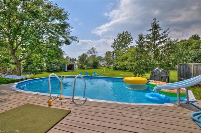 525 Daytona Drive, House detached with 4 bedrooms, 2 bathrooms and 12 parking in Fort Erie ON | Image 30