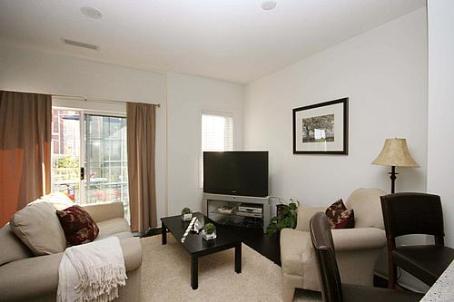 th102 - 15 Windermere Ave, Townhouse with 2 bedrooms, 2 bathrooms and 1 parking in Toronto ON | Image 3