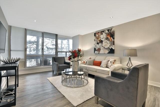 105 - 20 Speers Rd, Condo with 3 bedrooms, 2 bathrooms and 1 parking in Oakville ON | Image 3