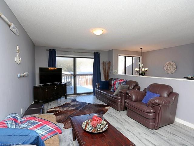 7342 Outer Drive, House detached with 4 bedrooms, 3 bathrooms and null parking in Lambton Shores ON | Image 5