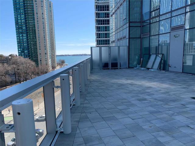 803 - 10 York St, Condo with 2 bedrooms, 2 bathrooms and 1 parking in Toronto ON | Image 4