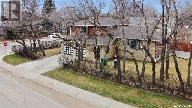 102 116th Street E, House detached with 7 bedrooms, 4 bathrooms and null parking in Saskatoon SK | Image 4