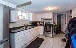 29 English St, House detached with 2 bedrooms, 1 bathrooms and 1 parking in Brampton ON | Image 2