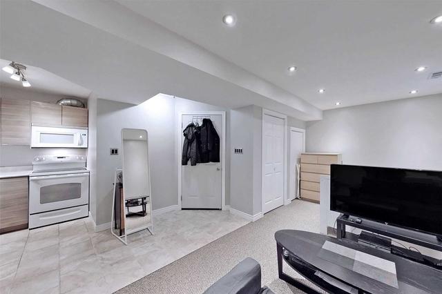 17 Fourteenth St, House detached with 3 bedrooms, 2 bathrooms and 0 parking in Toronto ON | Image 6