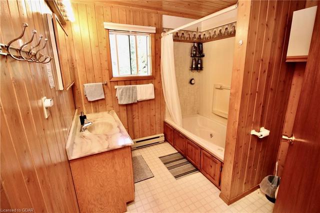 7328 6 Highway, House detached with 3 bedrooms, 2 bathrooms and null parking in Northern Bruce Peninsula ON | Image 11