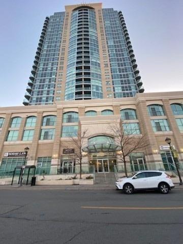 2402 - 9 George St N, Condo with 2 bedrooms, 2 bathrooms and 1 parking in Brampton ON | Image 1