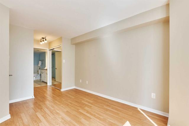 2210 - 44 St Joseph St, Condo with 1 bedrooms, 1 bathrooms and 1 parking in Toronto ON | Image 8