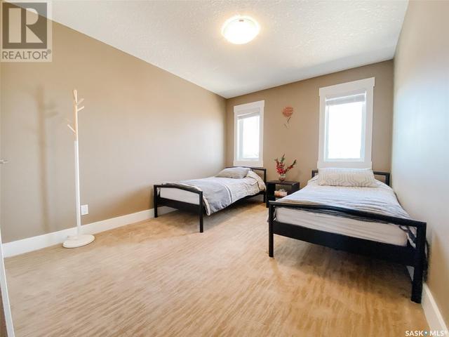 613 Douglas Drive, House detached with 5 bedrooms, 4 bathrooms and null parking in Swift Current SK | Image 12