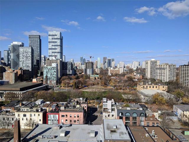 ph7 - 255 Richmond St E, Condo with 1 bedrooms, 1 bathrooms and 1 parking in Toronto ON | Image 2