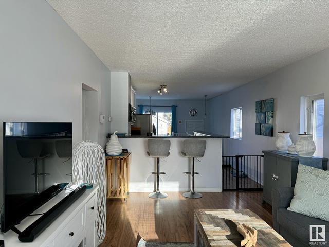 12219 91 St Nw, House detached with 2 bedrooms, 2 bathrooms and null parking in Edmonton AB | Image 3