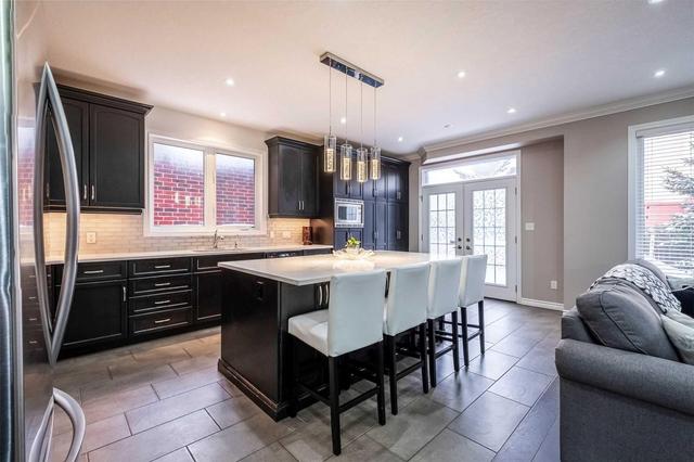 920 Pioneer Grove Crt, House detached with 4 bedrooms, 3 bathrooms and 2 parking in Kitchener ON | Image 5