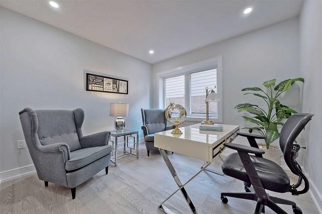 m1r4x4 - 25 Lupin Dr, House detached with 3 bedrooms, 2 bathrooms and 3 parking in Toronto ON | Image 9