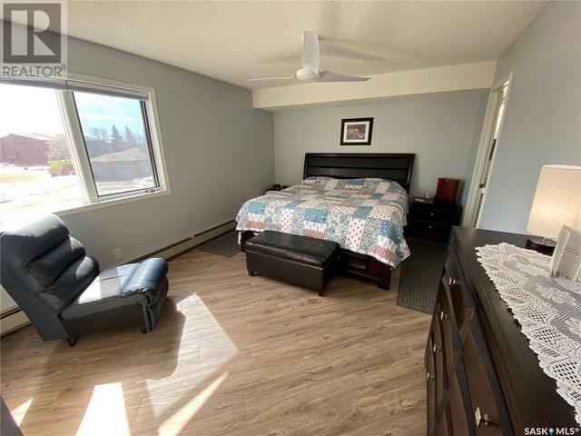 201 - 27 Erichsen Place, Condo with 2 bedrooms, 2 bathrooms and null parking in Yorkton SK | Image 14