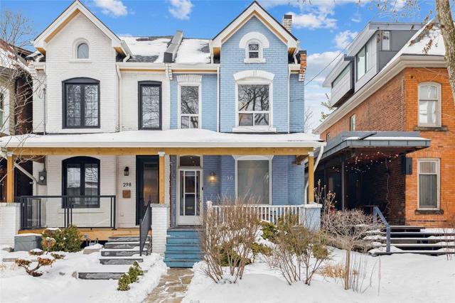 296 Charlton Ave W, House semidetached with 3 bedrooms, 2 bathrooms and 2 parking in Hamilton ON | Image 1