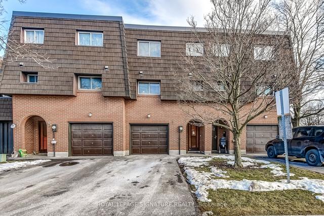80 Darras Crt, Townhouse with 4 bedrooms, 2 bathrooms and 2 parking in Brampton ON | Image 1