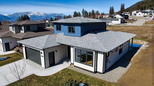 1728 Murdoch Street, House detached with 4 bedrooms, 3 bathrooms and null parking in Creston BC | Image 30