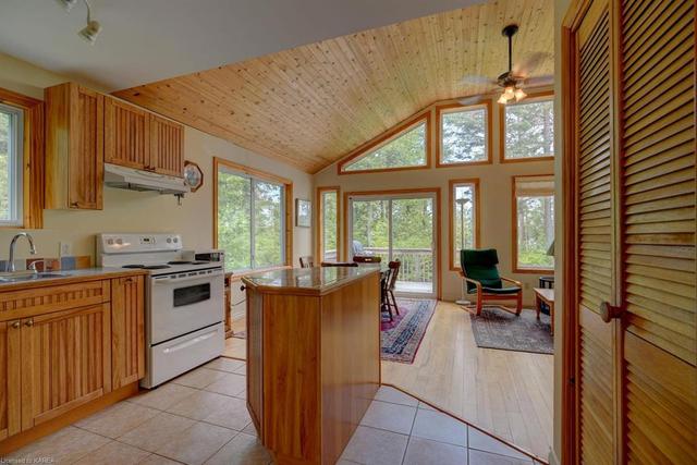 1340 Green Forest Way, House detached with 2 bedrooms, 1 bathrooms and 6 parking in North Frontenac ON | Image 15