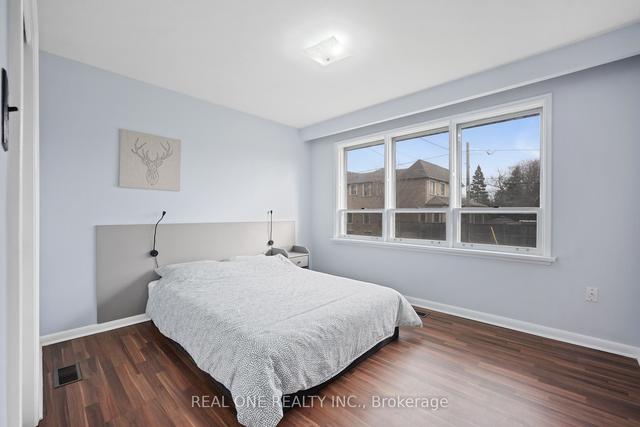 89 Codsell Ave, House detached with 3 bedrooms, 2 bathrooms and 3 parking in Toronto ON | Image 4