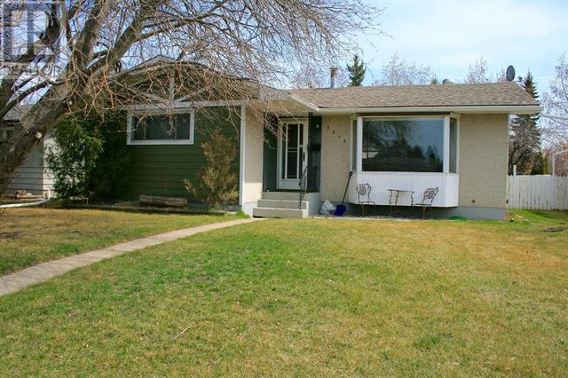 3313 44a Avenue, House detached with 4 bedrooms, 1 bathrooms and 1 parking in Red Deer AB | Image 1