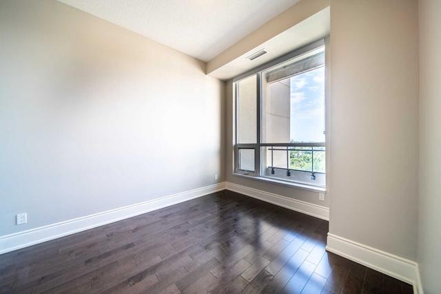1003 - 23 Glebe Rd W, Condo with 2 bedrooms, 2 bathrooms and 1 parking in Toronto ON | Image 11