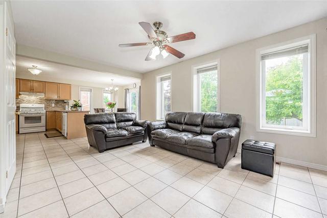 78 Clairfields Dr W, House detached with 3 bedrooms, 3 bathrooms and 4 parking in Guelph ON | Image 3