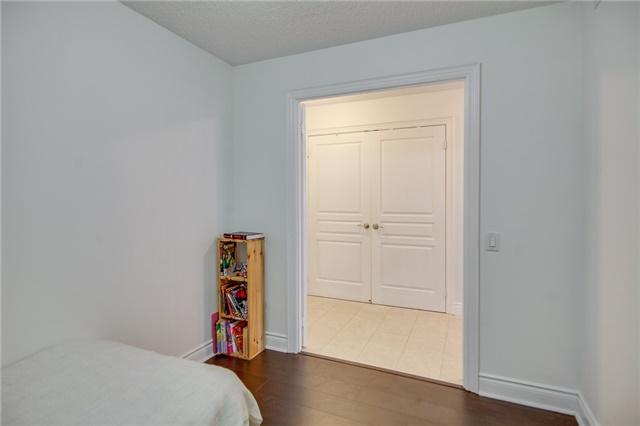 1001 - 8 Mckee Ave, Condo with 2 bedrooms, 2 bathrooms and 1 parking in Toronto ON | Image 5