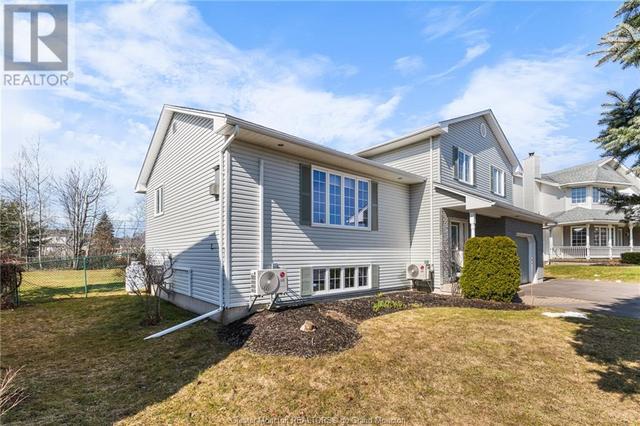 93 Silverwood Cres, House detached with 3 bedrooms, 2 bathrooms and null parking in Moncton NB | Image 2
