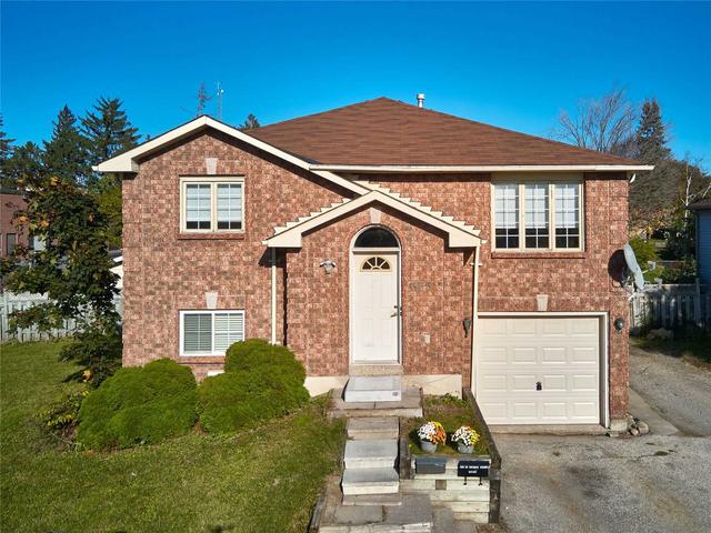 335 St Vincent St, House detached with 3 bedrooms, 2 bathrooms and 5 parking in Barrie ON | Image 1