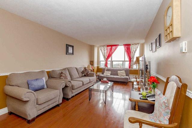 1405 - 390 Dixon Rd, Condo with 3 bedrooms, 1 bathrooms and 1 parking in Toronto ON | Image 16